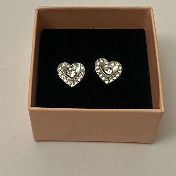 Elegant Silver Heart Stud Earrings for Women and Teens .Brand New. Heart Shaped. - Picture 2 of 5